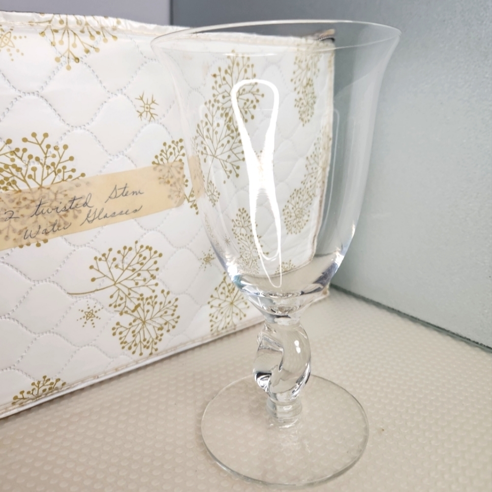 Set‎ 12 vintage 50s Imperial Glass twisted stem crystal goblets in custom case